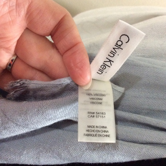 Calvin Klein ombré light blue and cream scarf - Picture 6 of 7